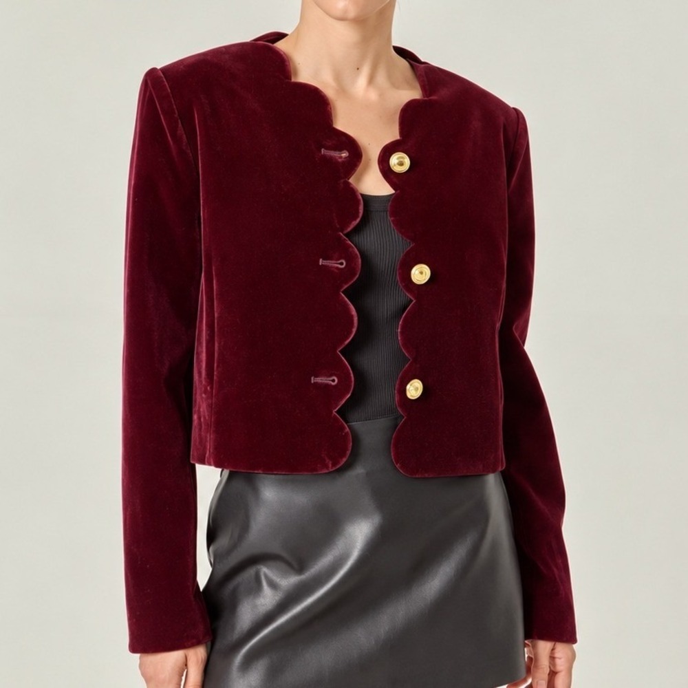 NWOT Avara Joan Velvet Scallop Lady Jacket Burgundy Gold Button Cropped XS